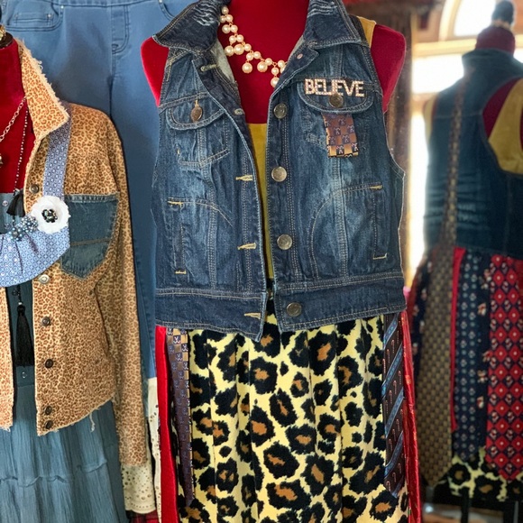 🎄Upcycled Vintage Christmas Denim Gypsy Ooak - Picture 4 of 9